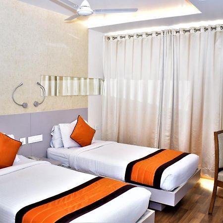 Hotel Vivana ヴィシャーカパトナム エクステリア 写真