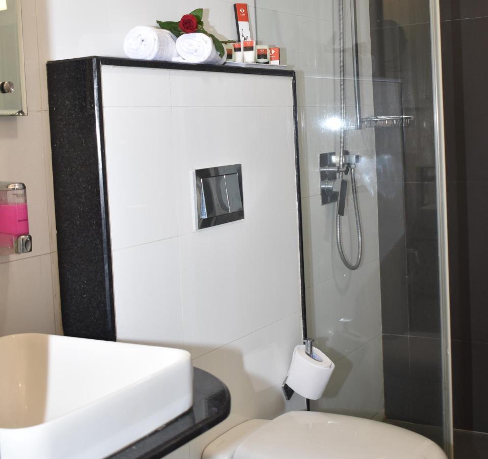 Hotel Vivana ヴィシャーカパトナム エクステリア 写真
