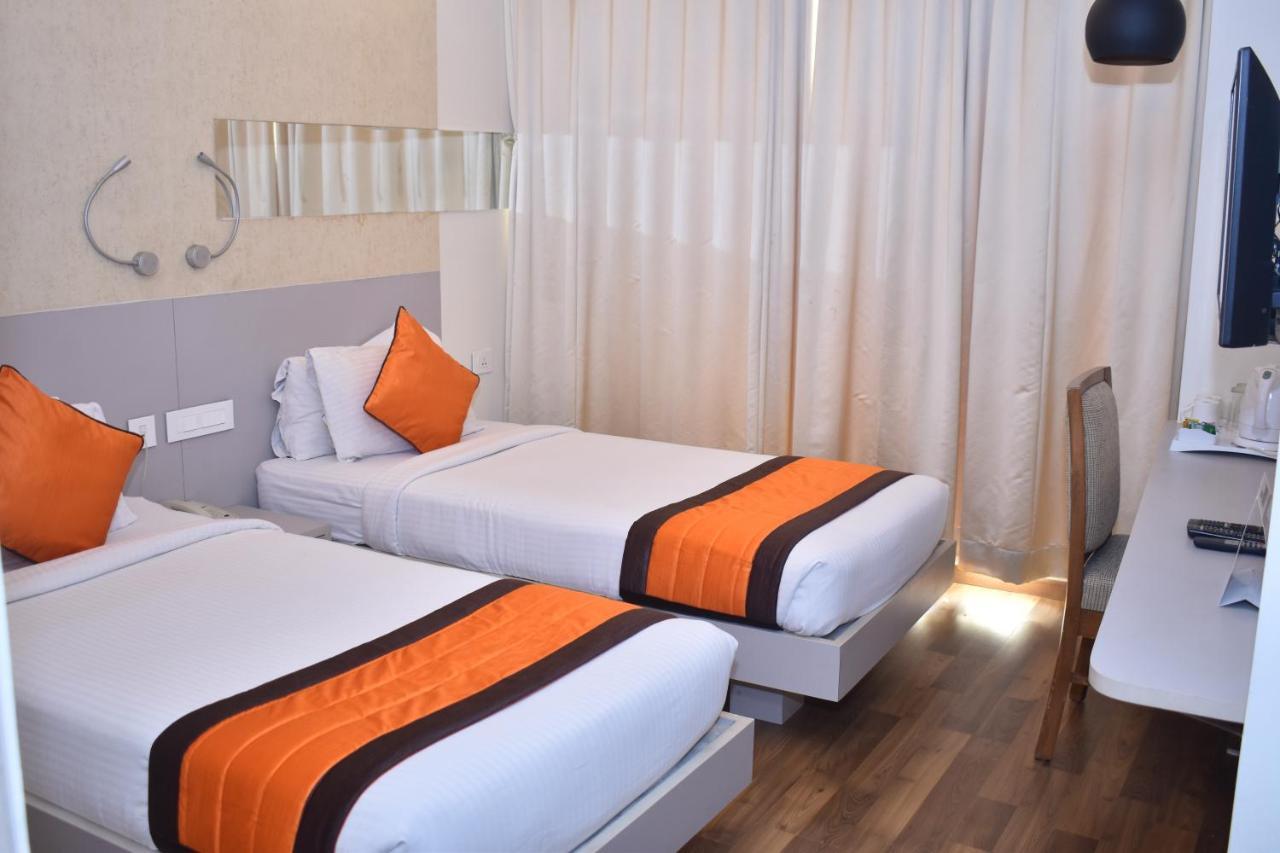 Hotel Vivana ヴィシャーカパトナム エクステリア 写真
